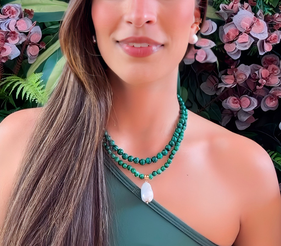 Choker with Green Jade & Baroque Pearl