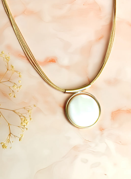 Noor Mother Of Pearl Necklace
