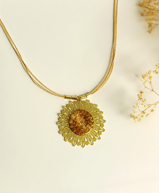 Cira Golden Grass Necklace