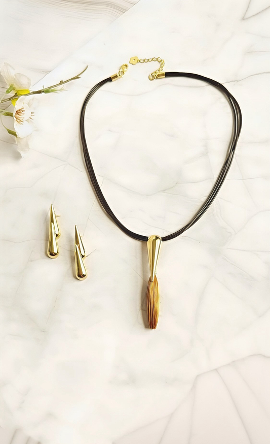 Aeris Golden Grass Necklace and Earrings