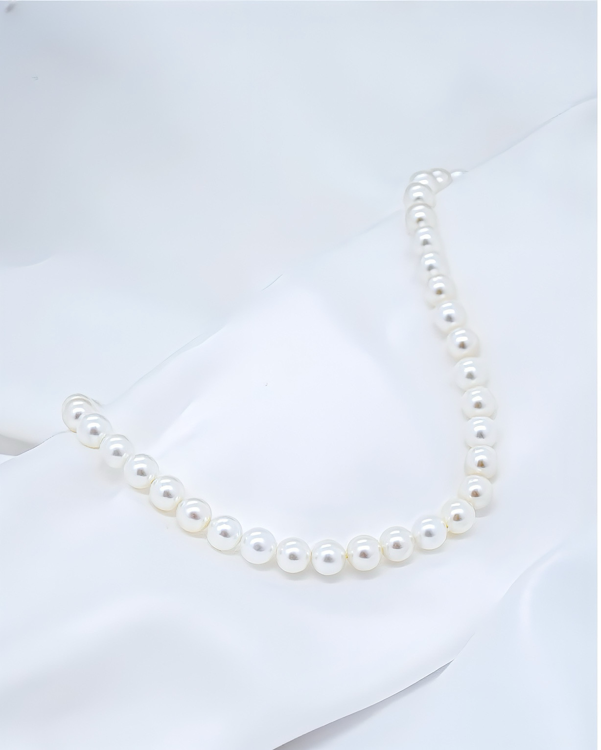 Choker with Shell Pearls