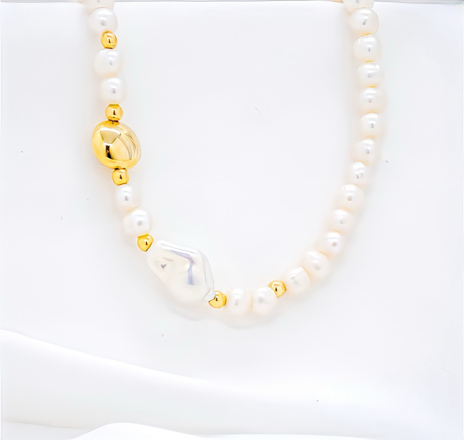Choker with Freshwater Pearls & Baroque Pearl
