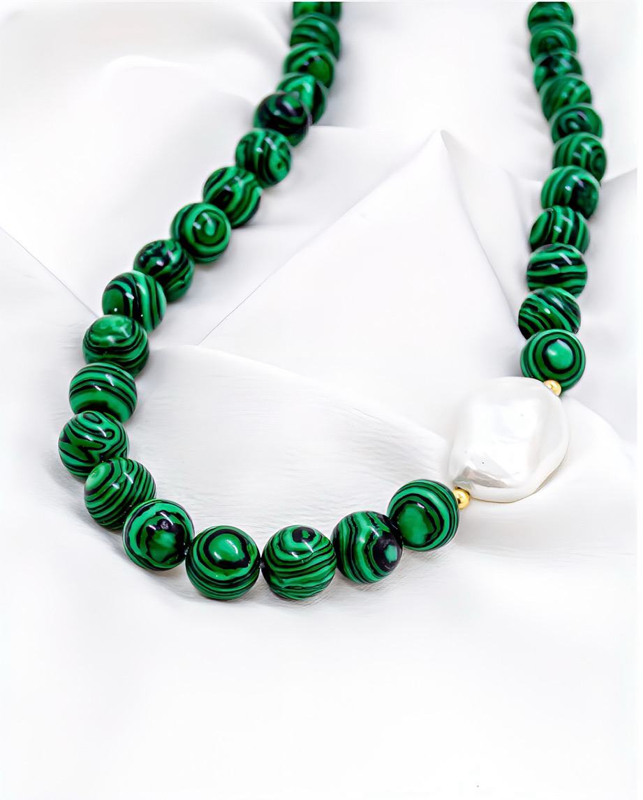 Choker with Malachite & Irregular Shell Pearl